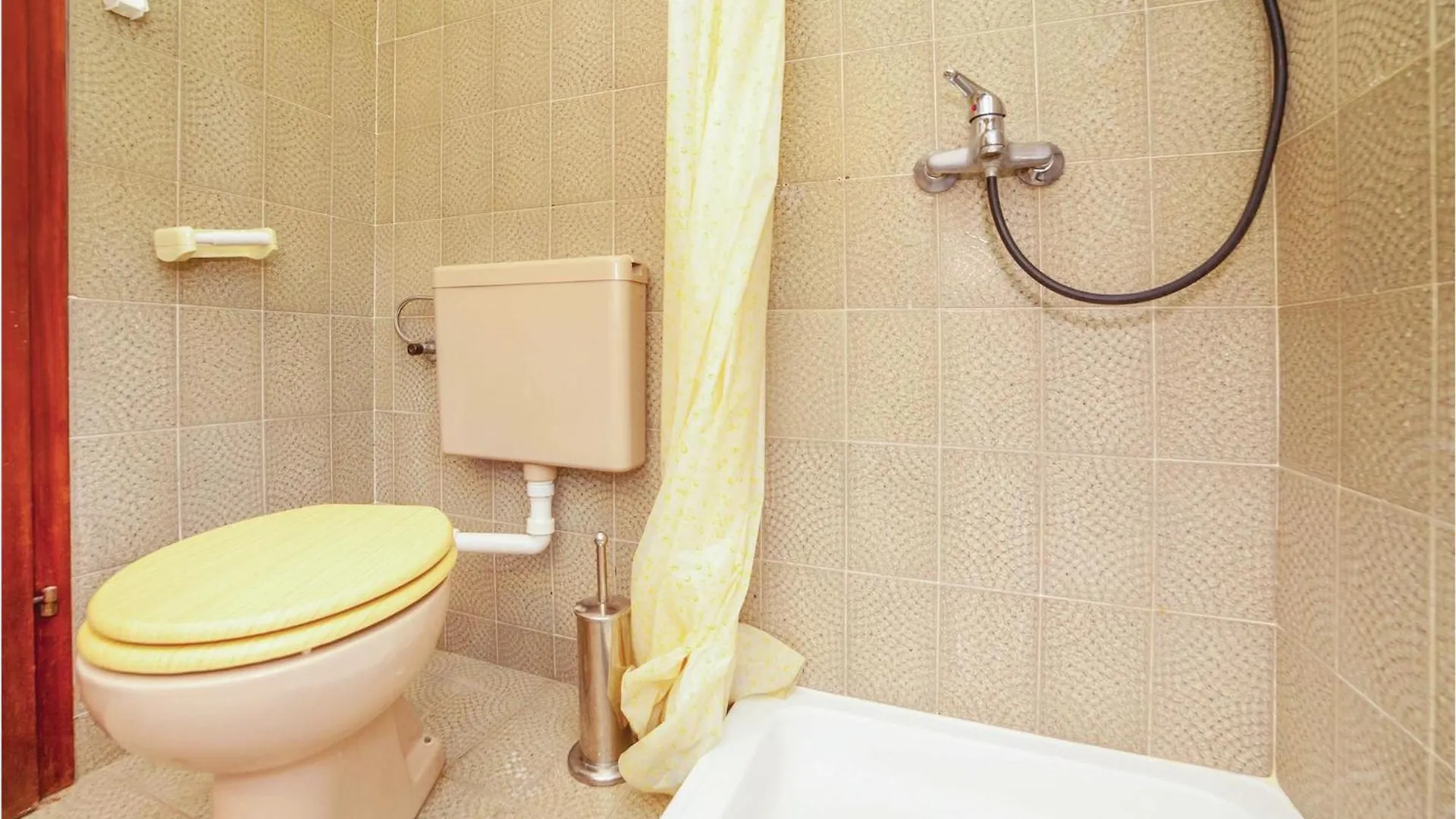 2 Bedroom Amazing Apartment In Crikvenica Chorwacja